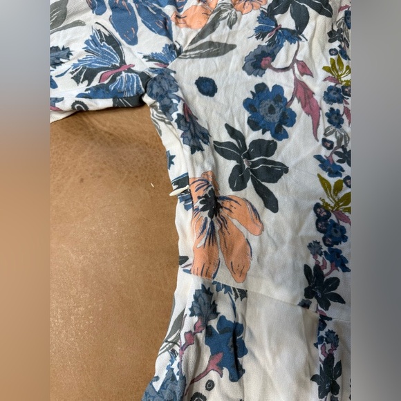 Free People Women's Ivory Floral Violet Hill Plunging Ruffle-Detail Top Size 8 - Picture 7 of 8
